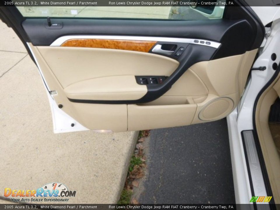 2005 Acura TL 3.2 White Diamond Pearl / Parchment Photo #11