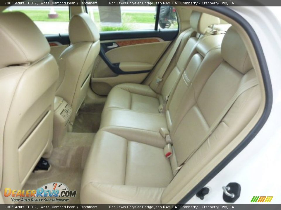 2005 Acura TL 3.2 White Diamond Pearl / Parchment Photo #12