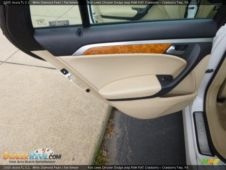 2005 Acura TL 3.2 White Diamond Pearl / Parchment Photo #13