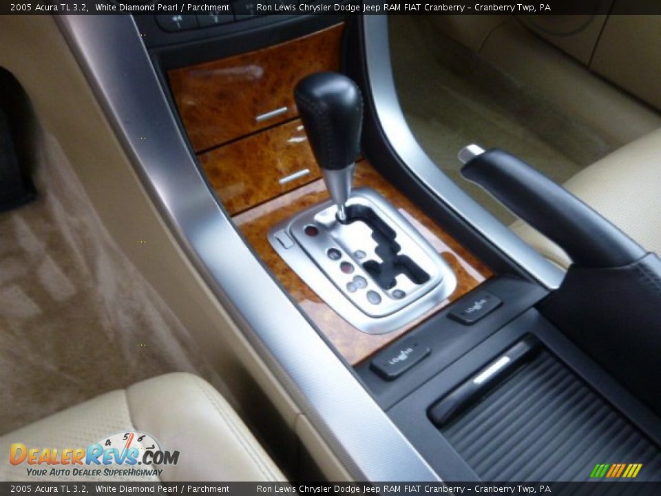 2005 Acura TL 3.2 White Diamond Pearl / Parchment Photo #17