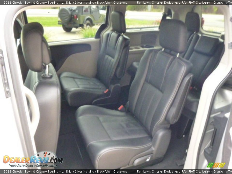 2012 Chrysler Town & Country Touring - L Bright Silver Metallic / Black/Light Graystone Photo #11