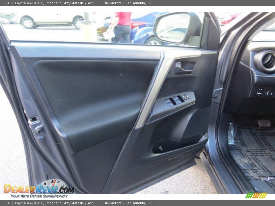 2013 Toyota RAV4 XLE Magnetic Gray Metallic / Ash Photo #10