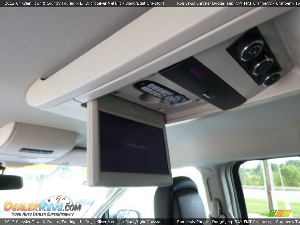 2012 Chrysler Town & Country Touring - L Bright Silver Metallic / Black/Light Graystone Photo #13