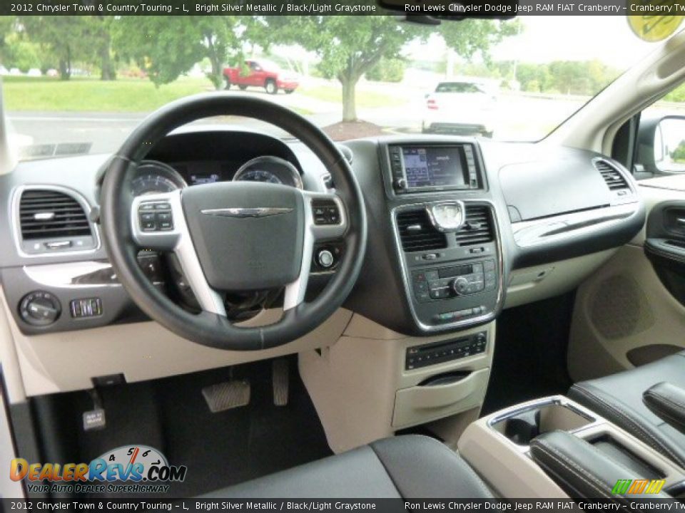 2012 Chrysler Town & Country Touring - L Bright Silver Metallic / Black/Light Graystone Photo #14