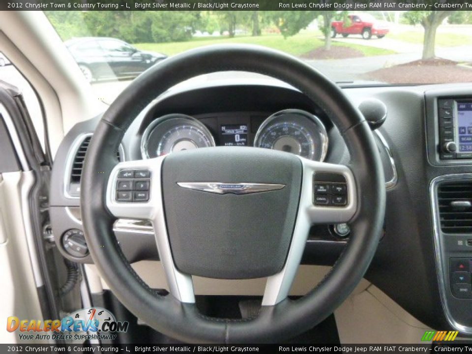 2012 Chrysler Town & Country Touring - L Bright Silver Metallic / Black/Light Graystone Photo #18