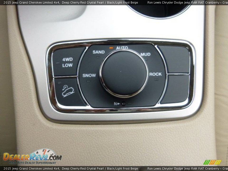 2015 Jeep Grand Cherokee Limited 4x4 Deep Cherry Red Crystal Pearl / Black/Light Frost Beige Photo #16