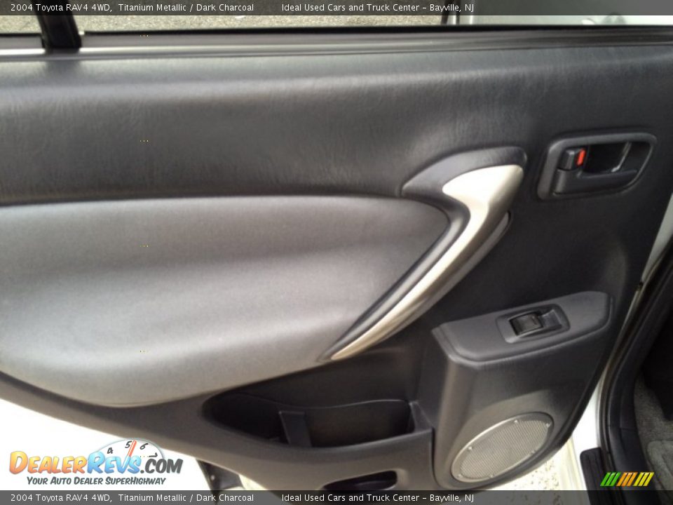 2004 Toyota RAV4 4WD Titanium Metallic / Dark Charcoal Photo #21