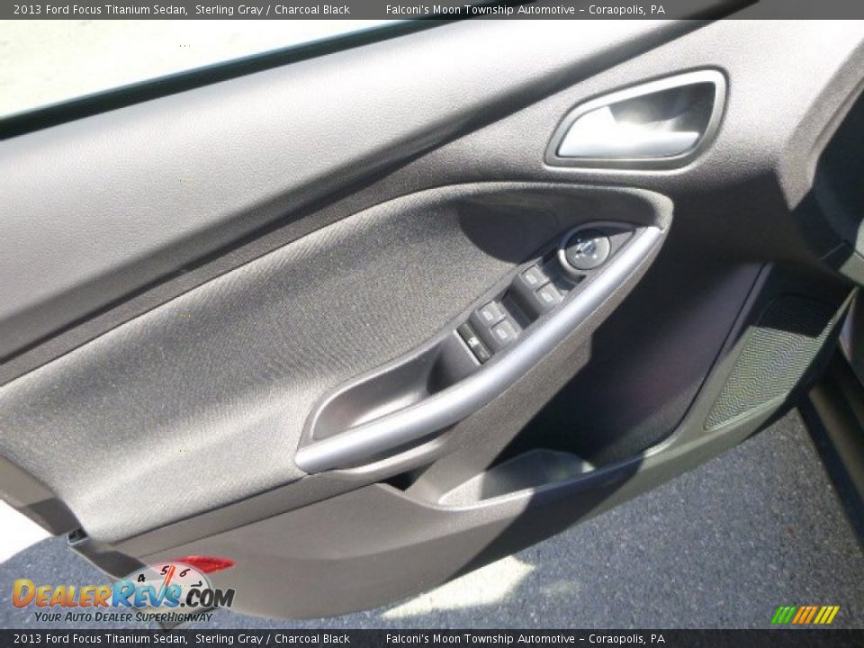 2013 Ford Focus Titanium Sedan Sterling Gray / Charcoal Black Photo #17