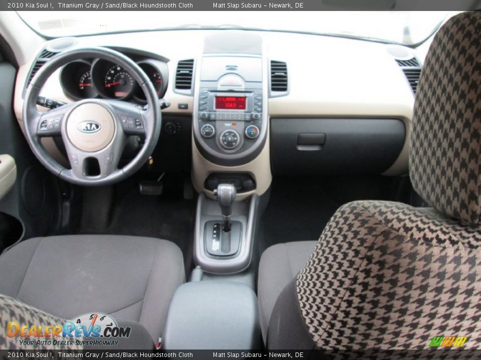 2010 Kia Soul ! Titanium Gray / Sand/Black Houndstooth Cloth Photo #24