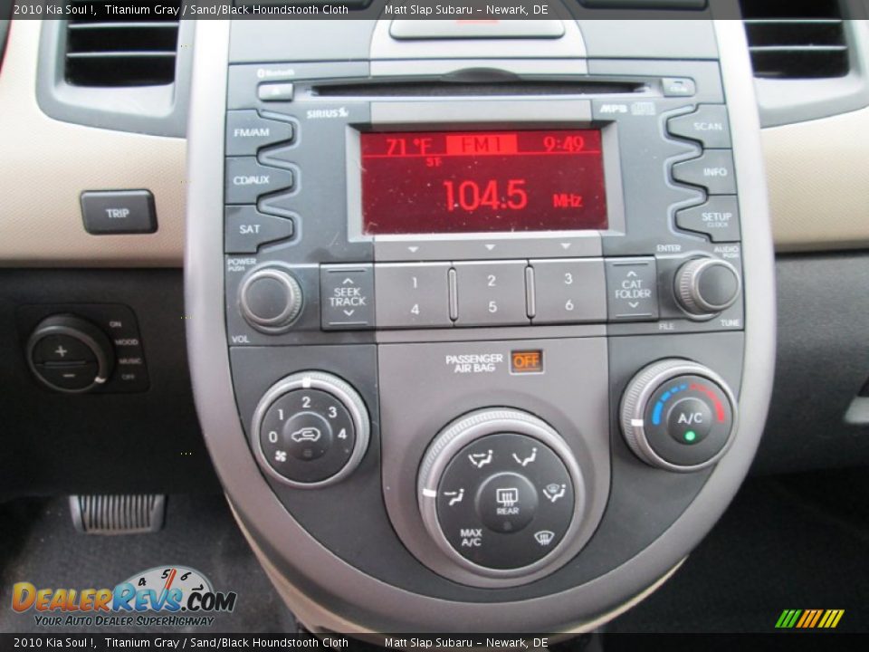 2010 Kia Soul ! Titanium Gray / Sand/Black Houndstooth Cloth Photo #25