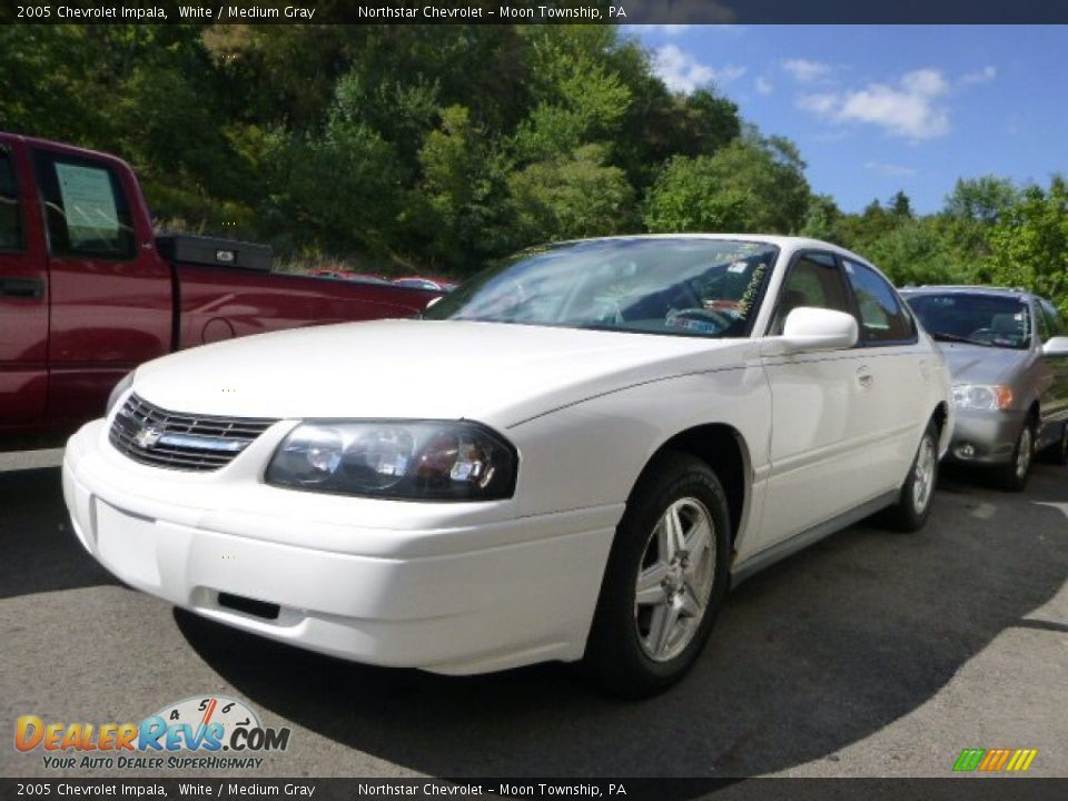 2005 Chevrolet Impala White / Medium Gray Photo #1