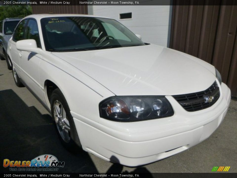 2005 Chevrolet Impala White / Medium Gray Photo #4