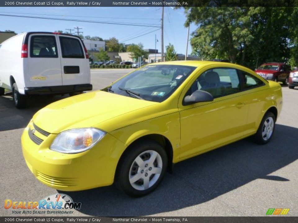 Front 3/4 View of 2006 Chevrolet Cobalt LS Coupe Photo #1