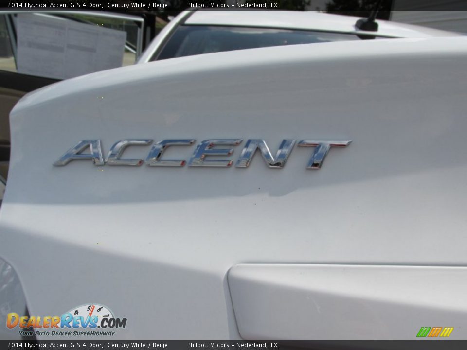 2014 Hyundai Accent GLS 4 Door Century White / Beige Photo #14