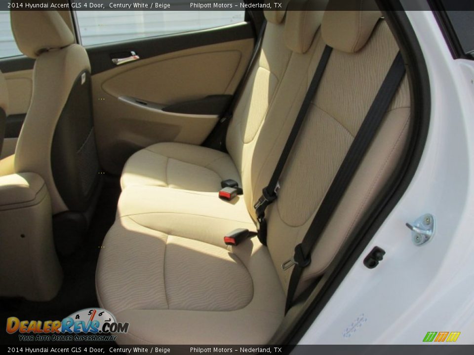 2014 Hyundai Accent GLS 4 Door Century White / Beige Photo #19