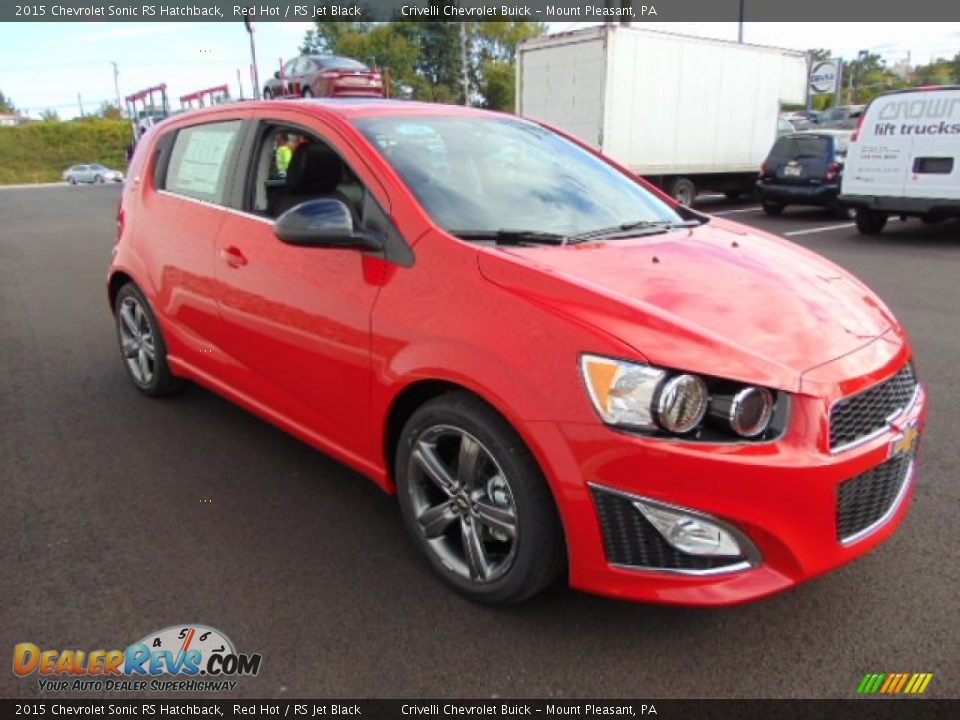 Front 3/4 View of 2015 Chevrolet Sonic RS Hatchback Photo #6
