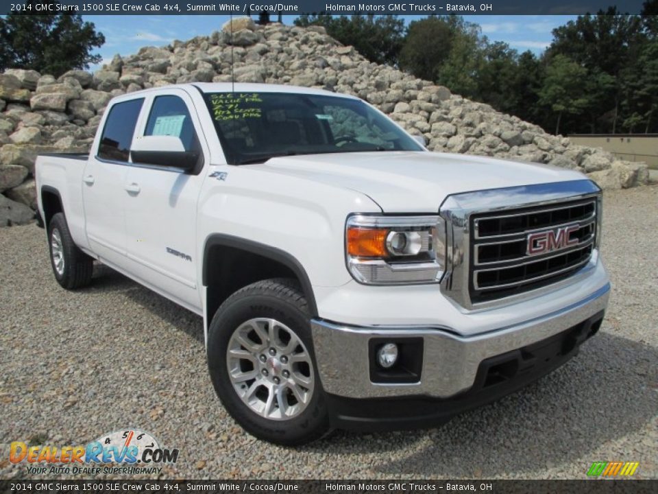 Front 3/4 View of 2014 GMC Sierra 1500 SLE Crew Cab 4x4 Photo #1