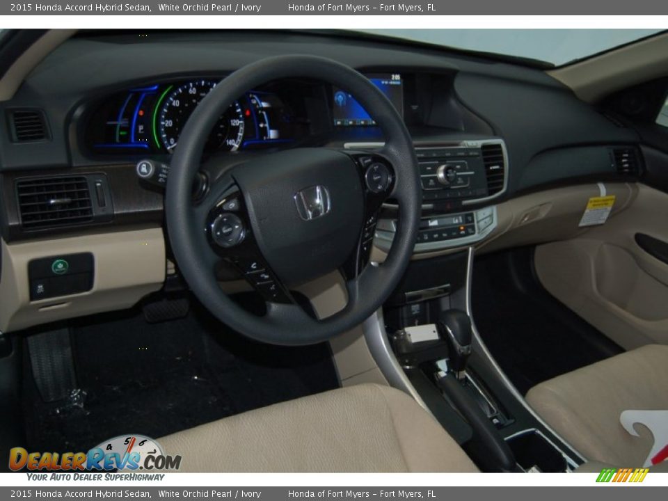 Dashboard of 2015 Honda Accord Hybrid Sedan Photo #13