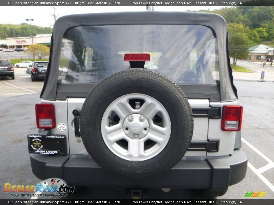 2012 Jeep Wrangler Unlimited Sport 4x4 Bright Silver Metallic / Black Photo #4