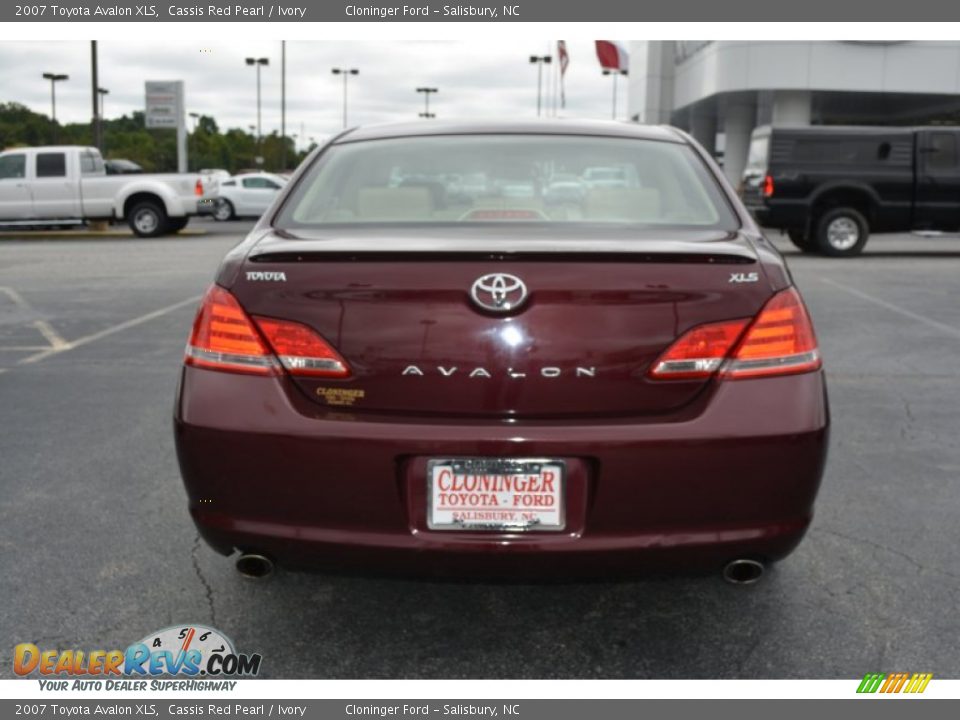 2007 Toyota Avalon XLS Cassis Red Pearl / Ivory Photo #5