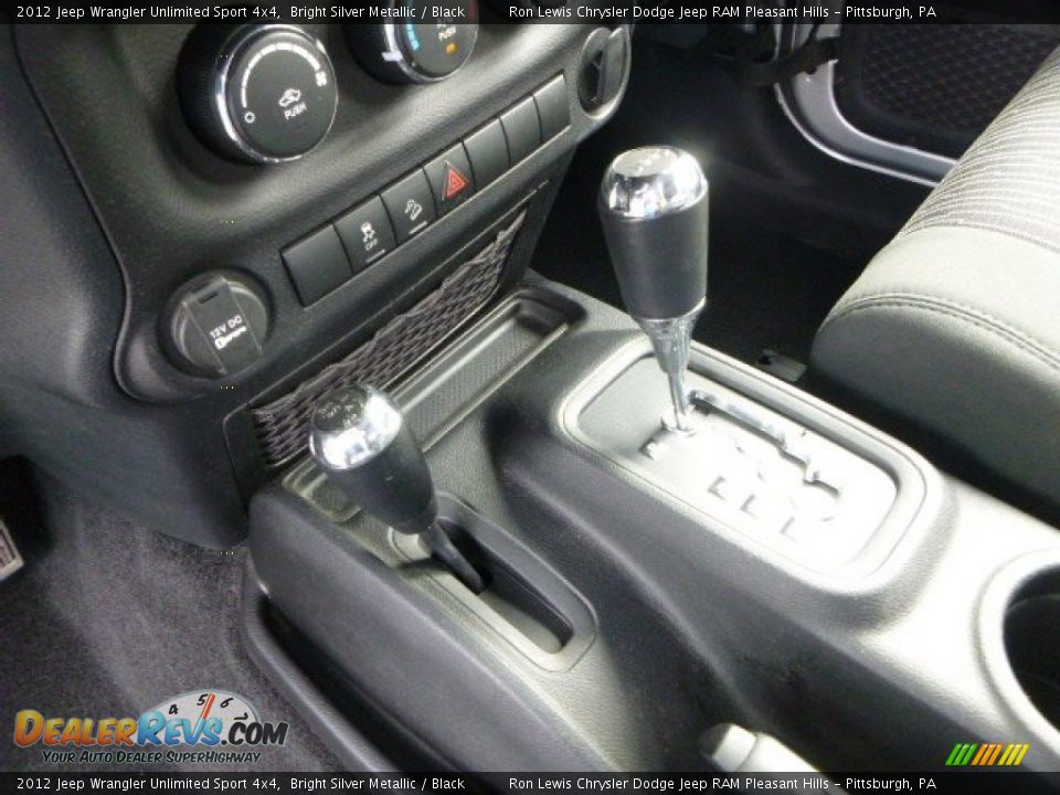 2012 Jeep Wrangler Unlimited Sport 4x4 Bright Silver Metallic / Black Photo #16
