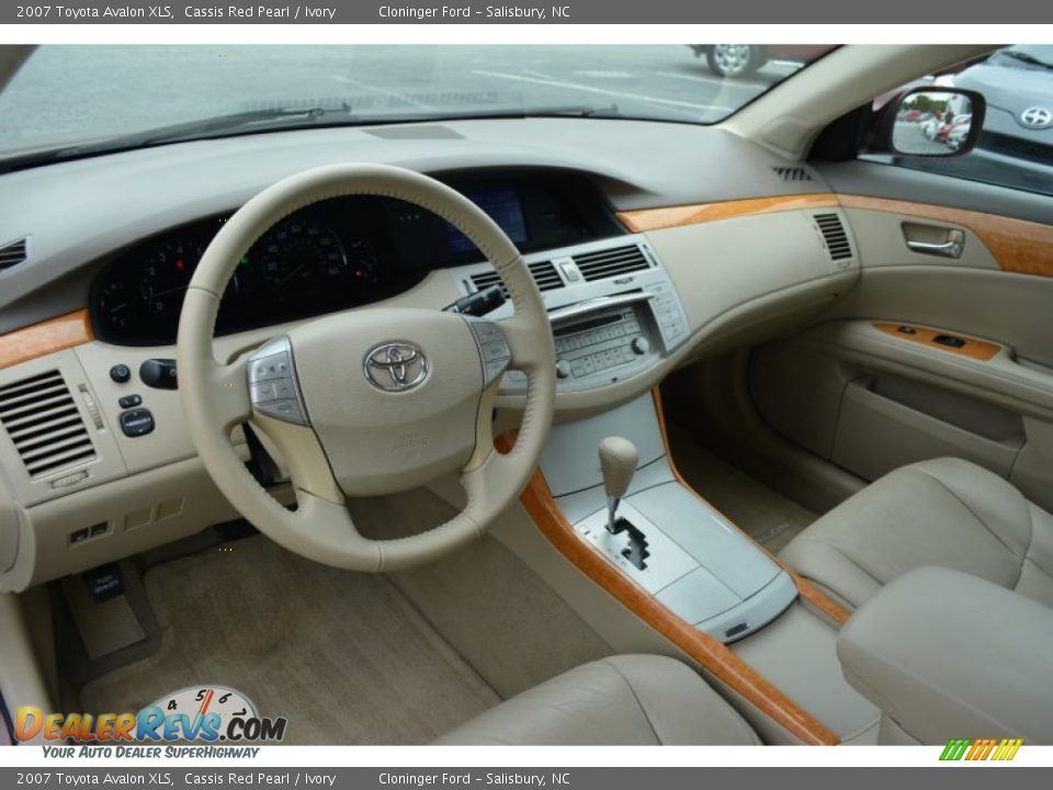 2007 Toyota Avalon XLS Cassis Red Pearl / Ivory Photo #10
