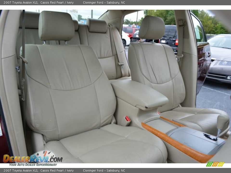 2007 Toyota Avalon XLS Cassis Red Pearl / Ivory Photo #16