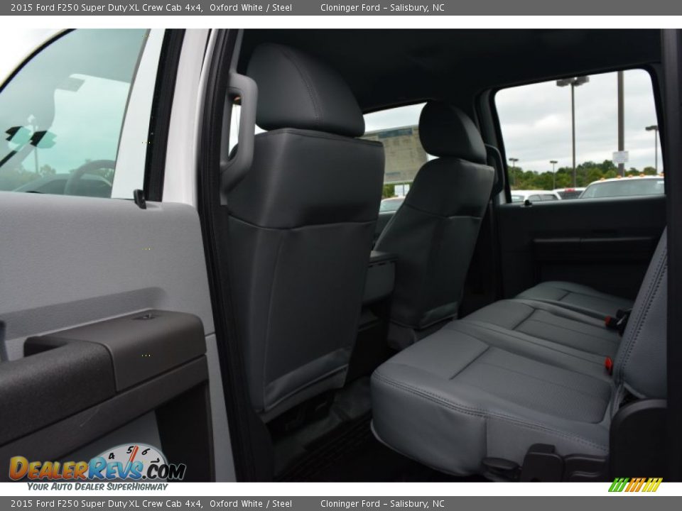 Rear Seat of 2015 Ford F250 Super Duty XL Crew Cab 4x4 Photo #8