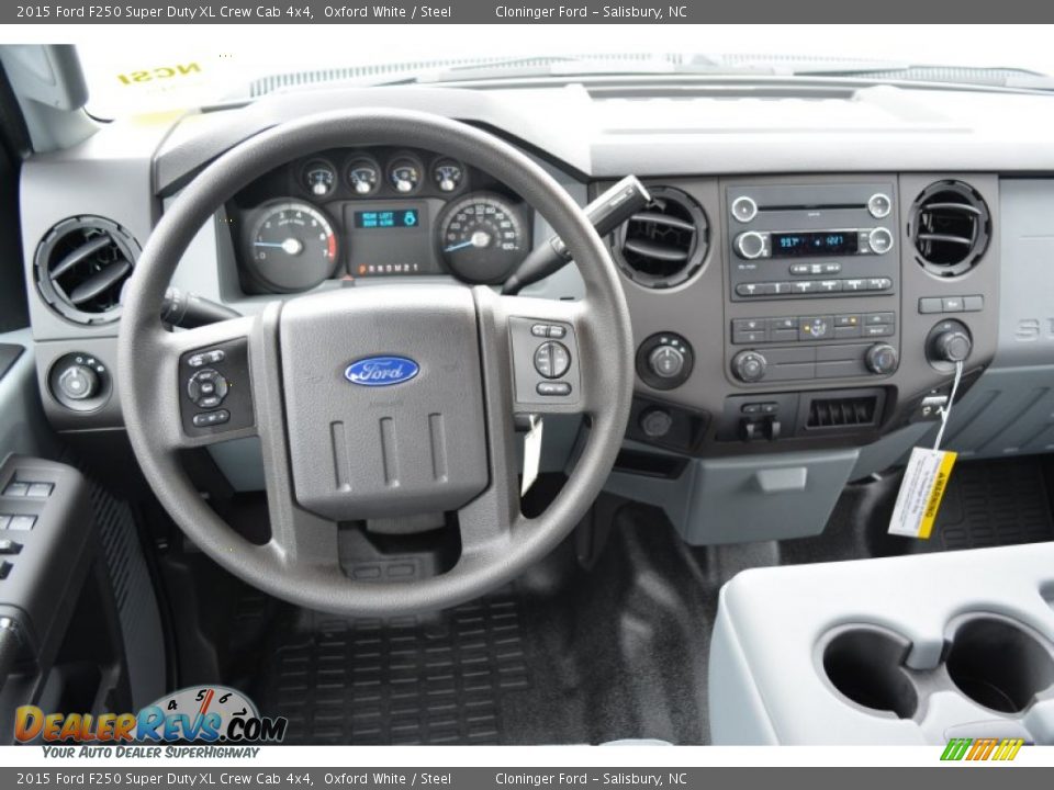 Controls of 2015 Ford F250 Super Duty XL Crew Cab 4x4 Photo #12