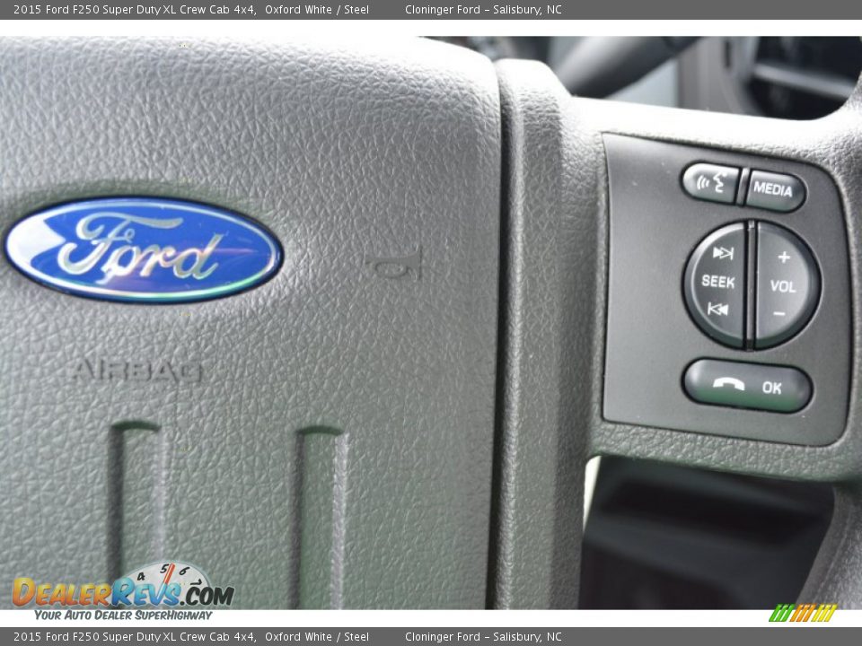 Controls of 2015 Ford F250 Super Duty XL Crew Cab 4x4 Photo #14