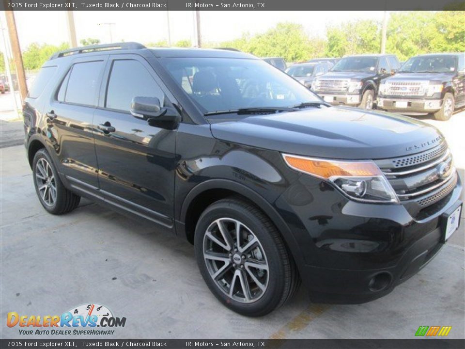 2015 Ford Explorer XLT Tuxedo Black / Charcoal Black Photo #2