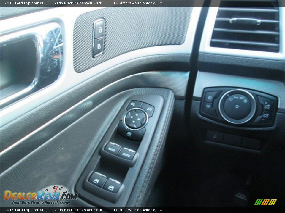 2015 Ford Explorer XLT Tuxedo Black / Charcoal Black Photo #29