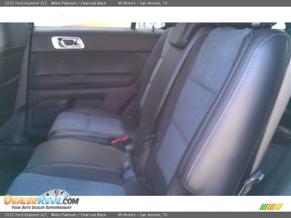 2015 Ford Explorer XLT White Platinum / Charcoal Black Photo #10