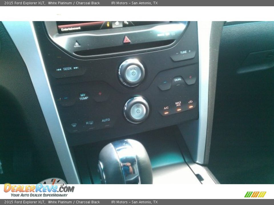 2015 Ford Explorer XLT White Platinum / Charcoal Black Photo #18