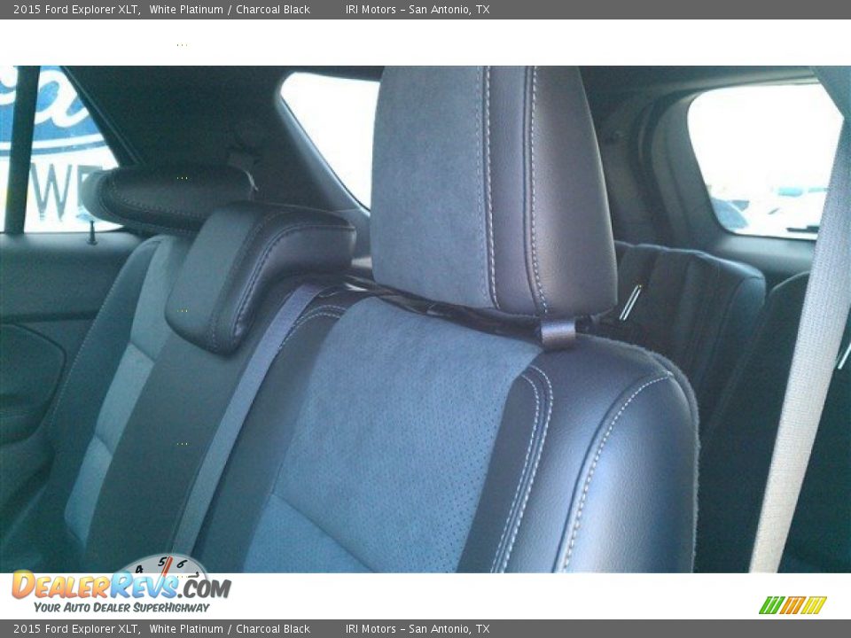 2015 Ford Explorer XLT White Platinum / Charcoal Black Photo #28
