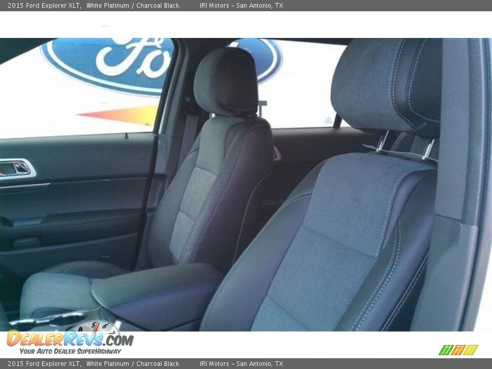 2015 Ford Explorer XLT White Platinum / Charcoal Black Photo #30