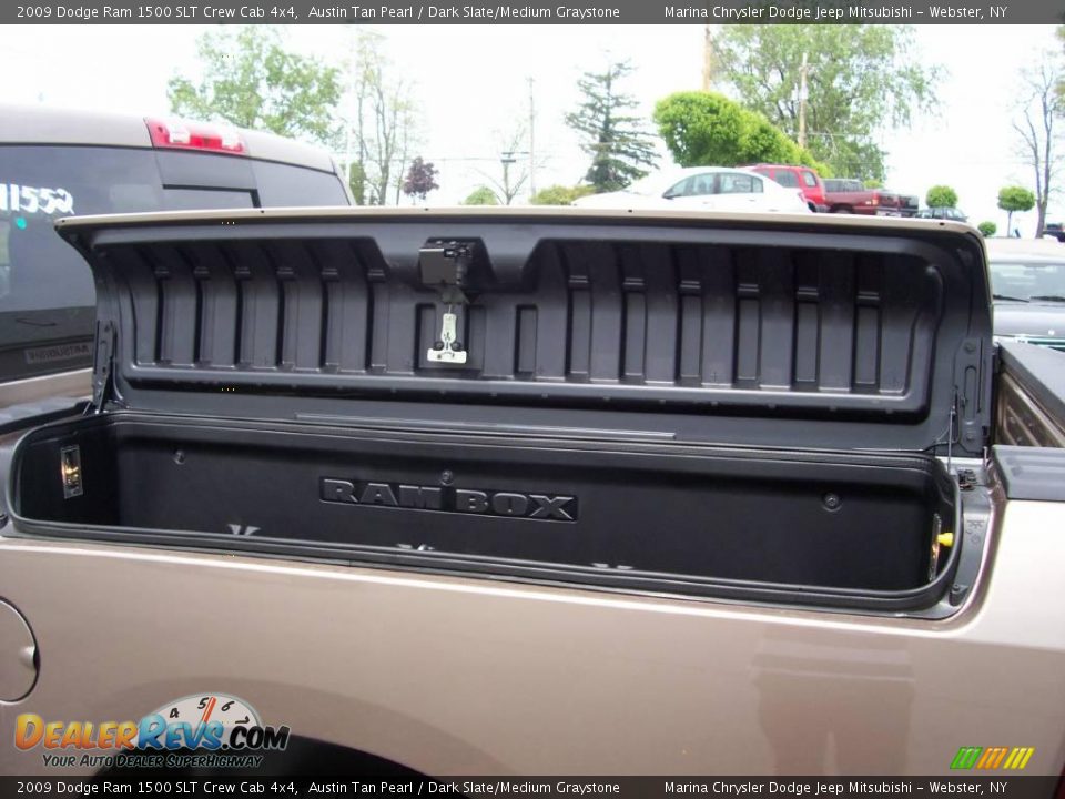 2009 Dodge Ram 1500 SLT Crew Cab 4x4 Austin Tan Pearl / Dark Slate/Medium Graystone Photo #4