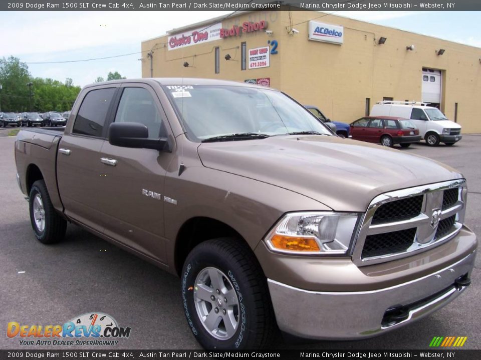 2009 Dodge Ram 1500 SLT Crew Cab 4x4 Austin Tan Pearl / Dark Slate/Medium Graystone Photo #13