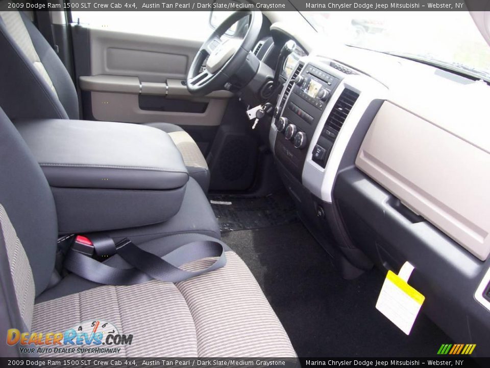 2009 Dodge Ram 1500 SLT Crew Cab 4x4 Austin Tan Pearl / Dark Slate/Medium Graystone Photo #24