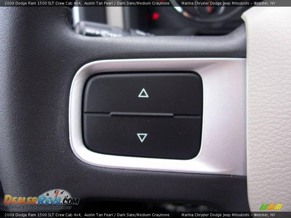 2009 Dodge Ram 1500 SLT Crew Cab 4x4 Austin Tan Pearl / Dark Slate/Medium Graystone Photo #28
