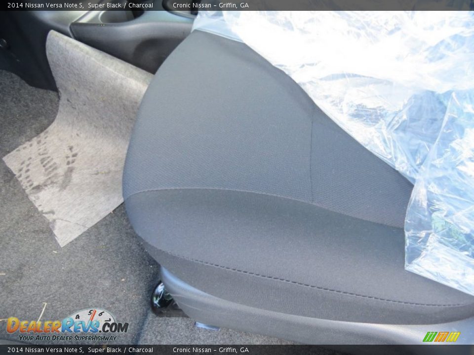 2014 Nissan Versa Note S Super Black / Charcoal Photo #10