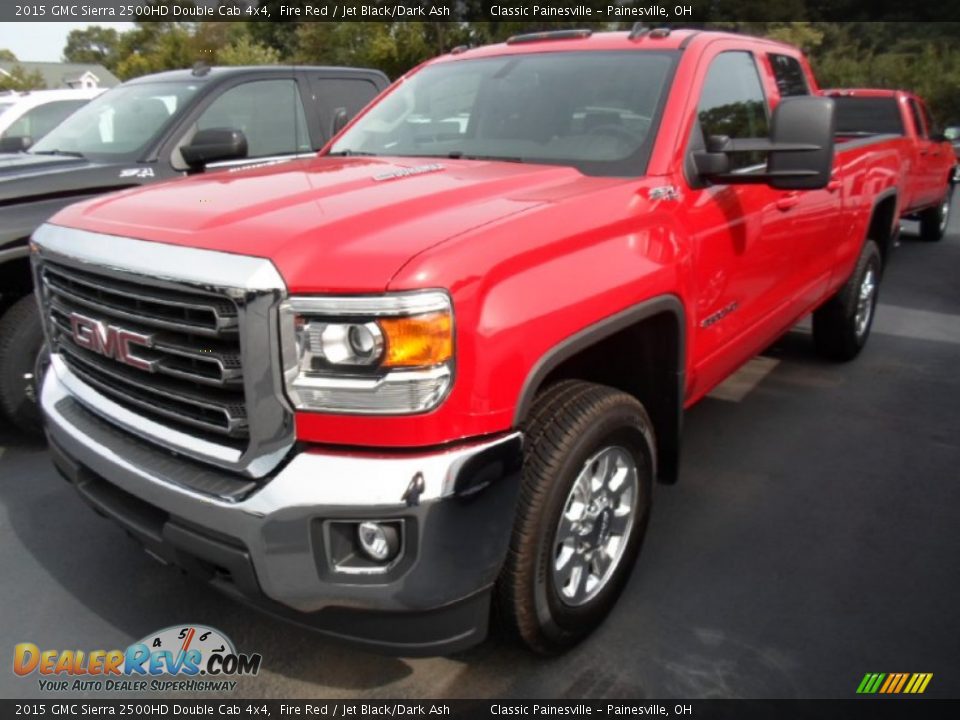 Front 3/4 View of 2015 GMC Sierra 2500HD Double Cab 4x4 Photo #1