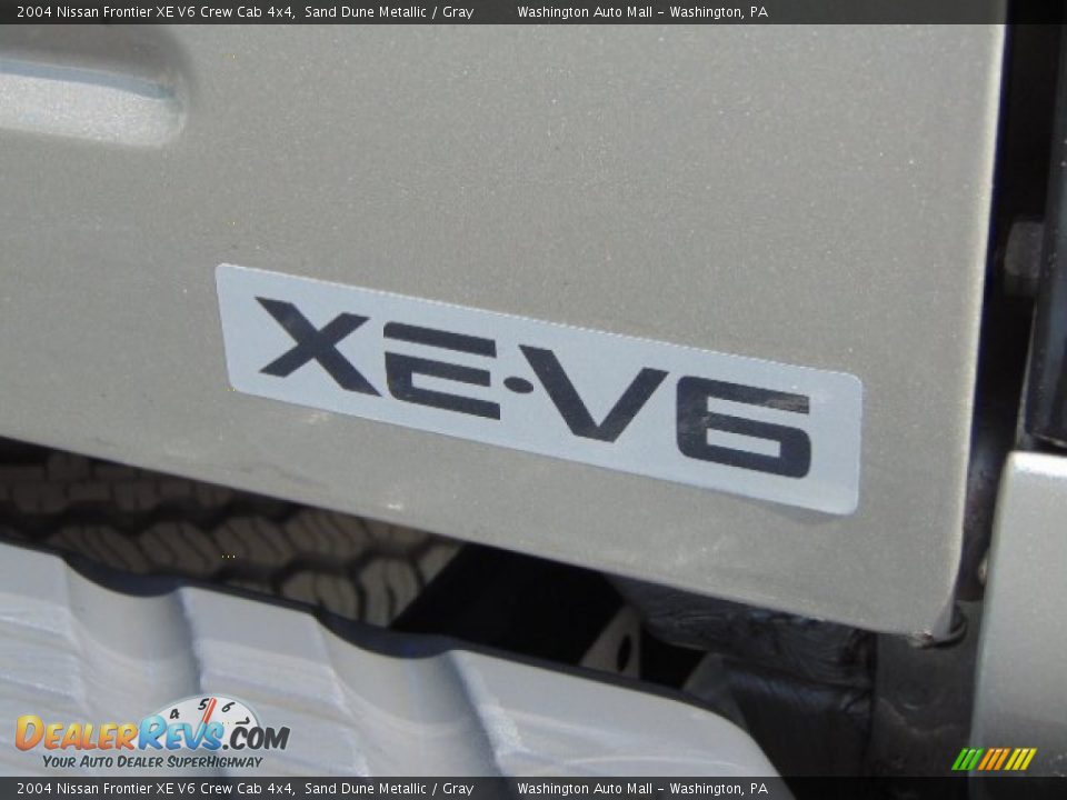 2004 Nissan Frontier XE V6 Crew Cab 4x4 Sand Dune Metallic / Gray Photo #9