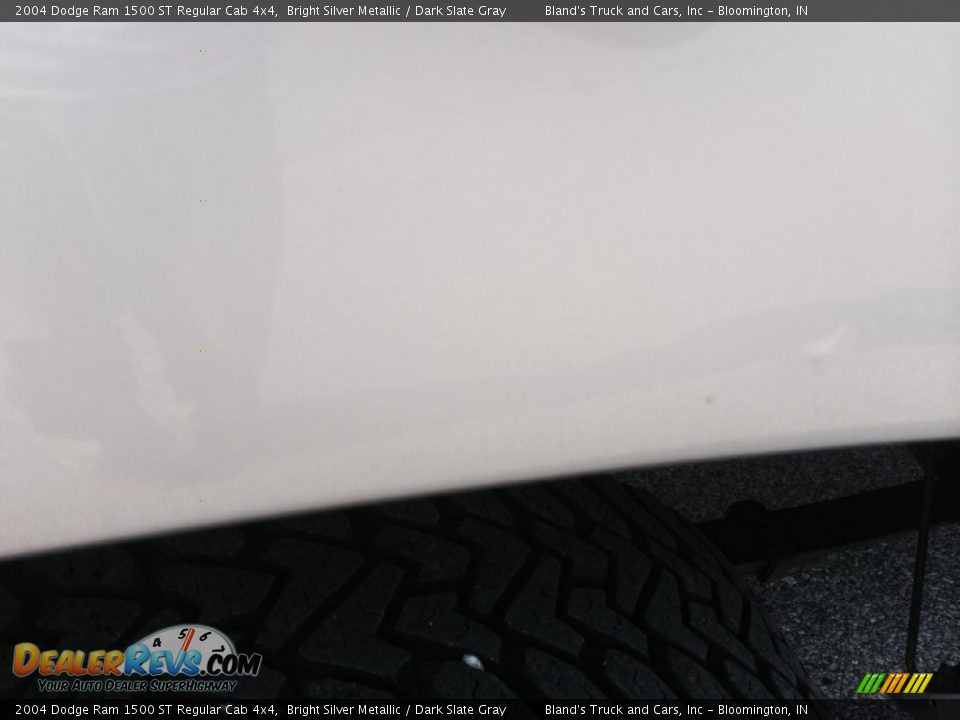 2004 Dodge Ram 1500 ST Regular Cab 4x4 Bright Silver Metallic / Dark Slate Gray Photo #15