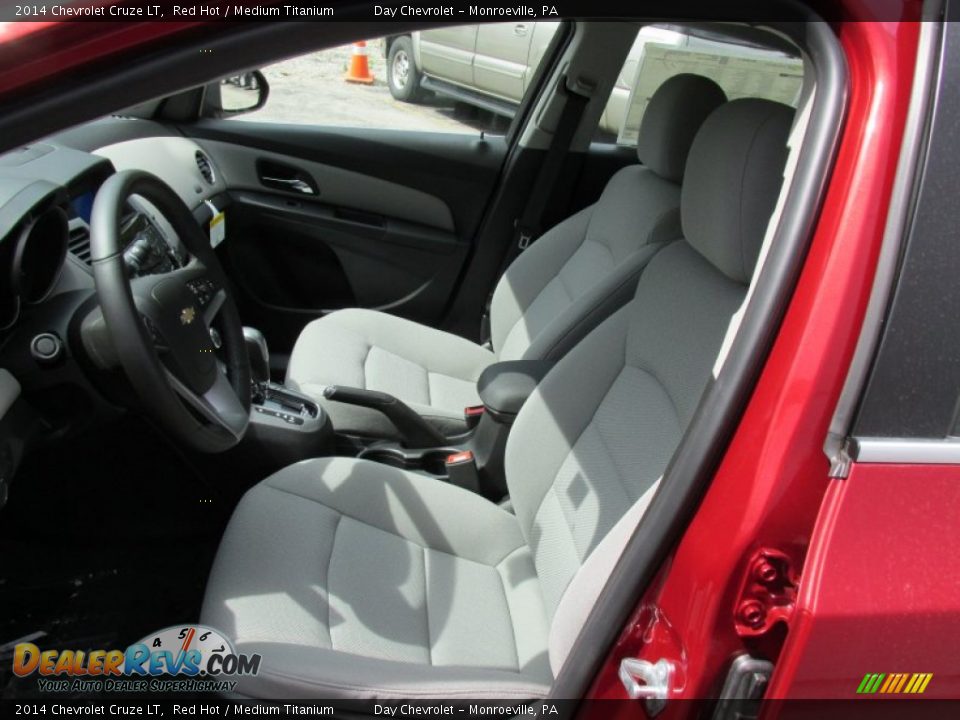 2014 Chevrolet Cruze LT Red Hot / Medium Titanium Photo #11