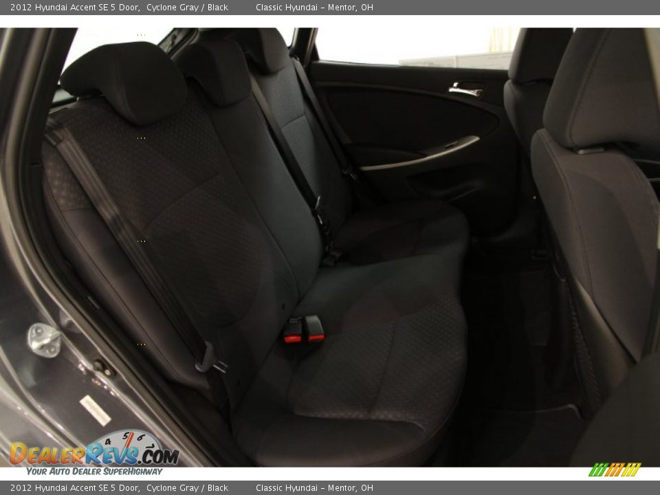 2012 Hyundai Accent SE 5 Door Cyclone Gray / Black Photo #11