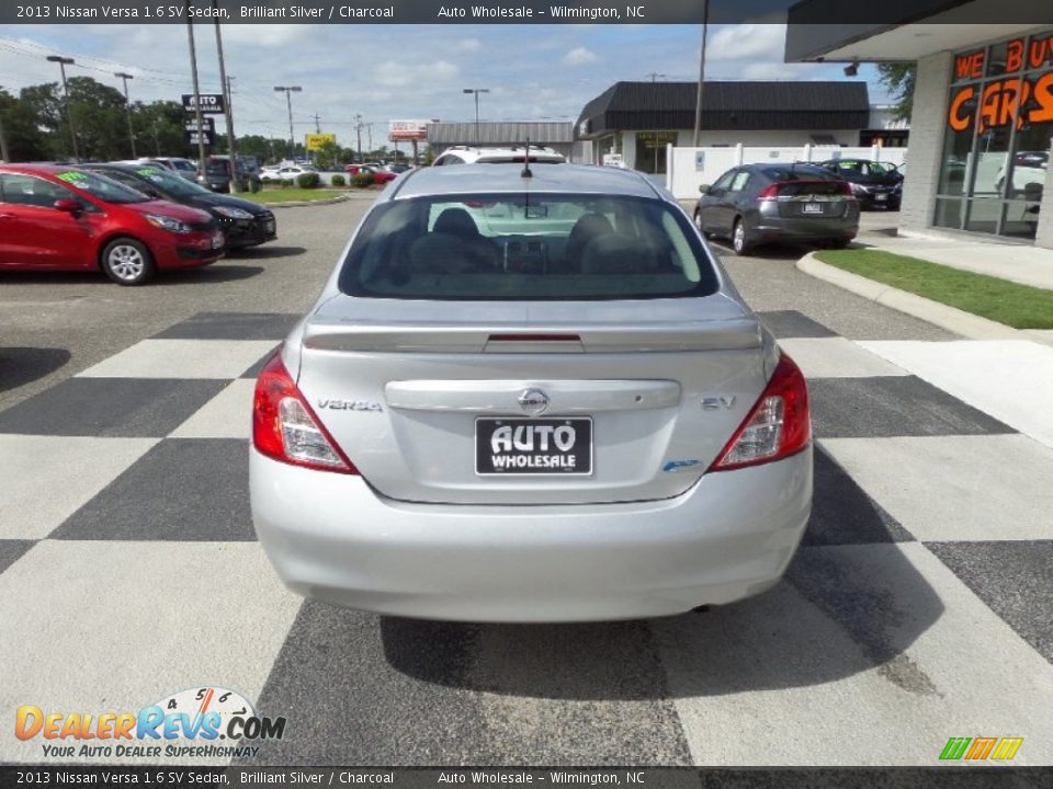 2013 Nissan Versa 1.6 SV Sedan Brilliant Silver / Charcoal Photo #4
