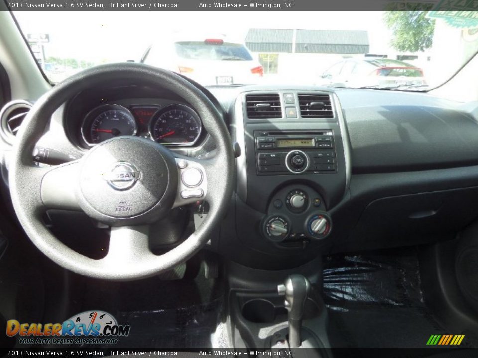 2013 Nissan Versa 1.6 SV Sedan Brilliant Silver / Charcoal Photo #15