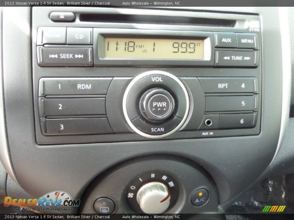 2013 Nissan Versa 1.6 SV Sedan Brilliant Silver / Charcoal Photo #18