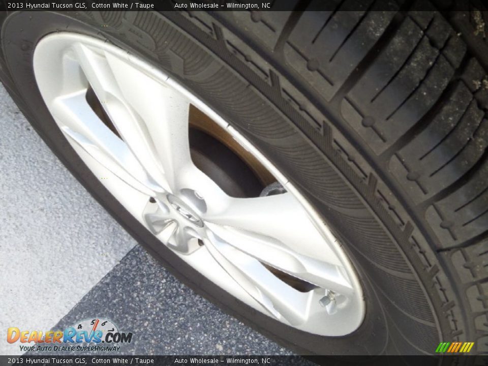 2013 Hyundai Tucson GLS Cotton White / Taupe Photo #8